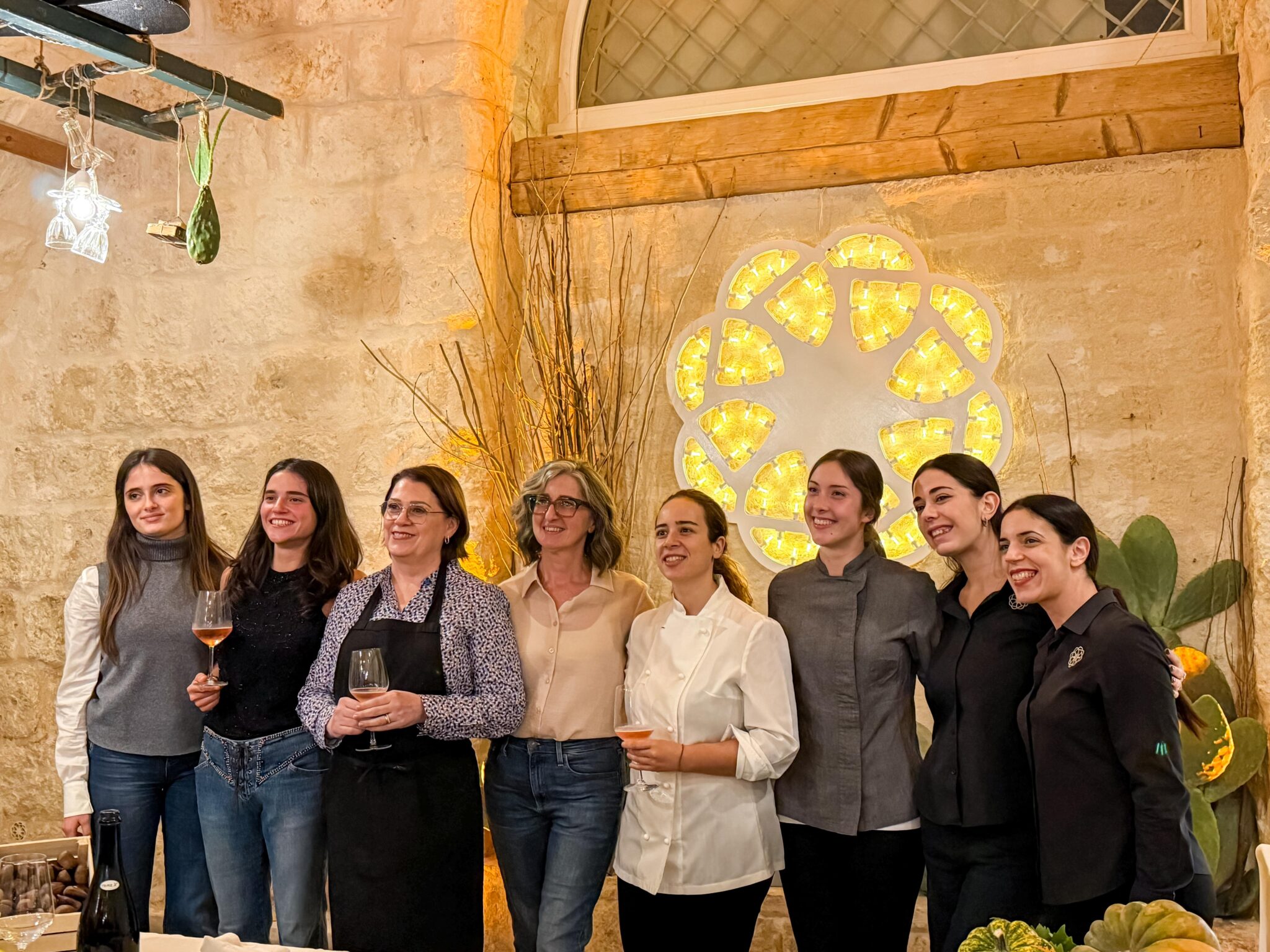 le donne del casale Pontrelli durante la terza serata di Femminile Plurale, con Sonia Peronaci